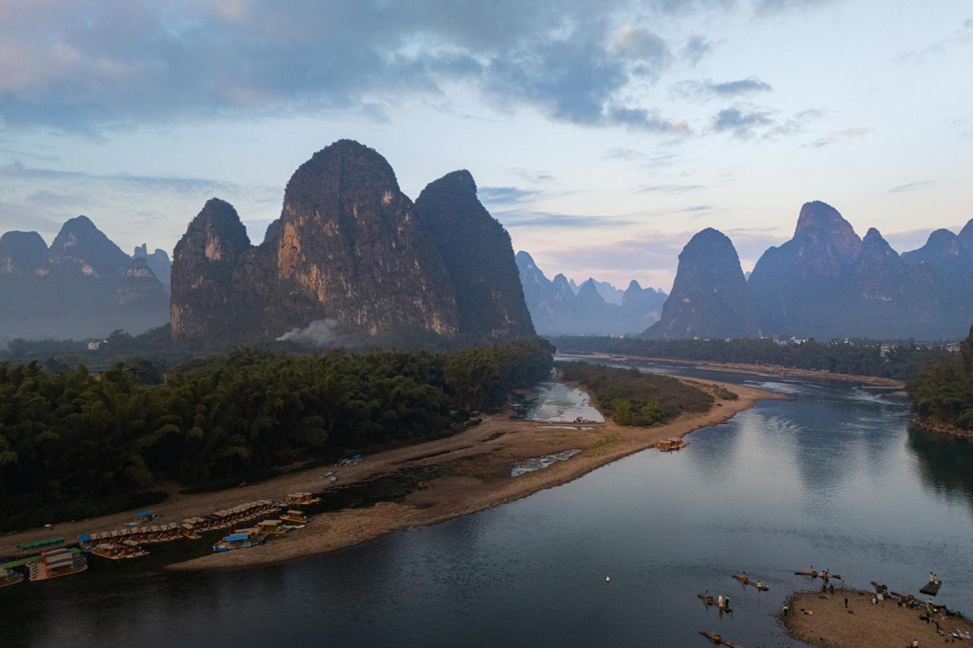 Leisure Courtyard Hotel Yangshuo-Free Shuttle Bus To Yangshuo Station Stay 2 Nights One Way エクステリア 写真