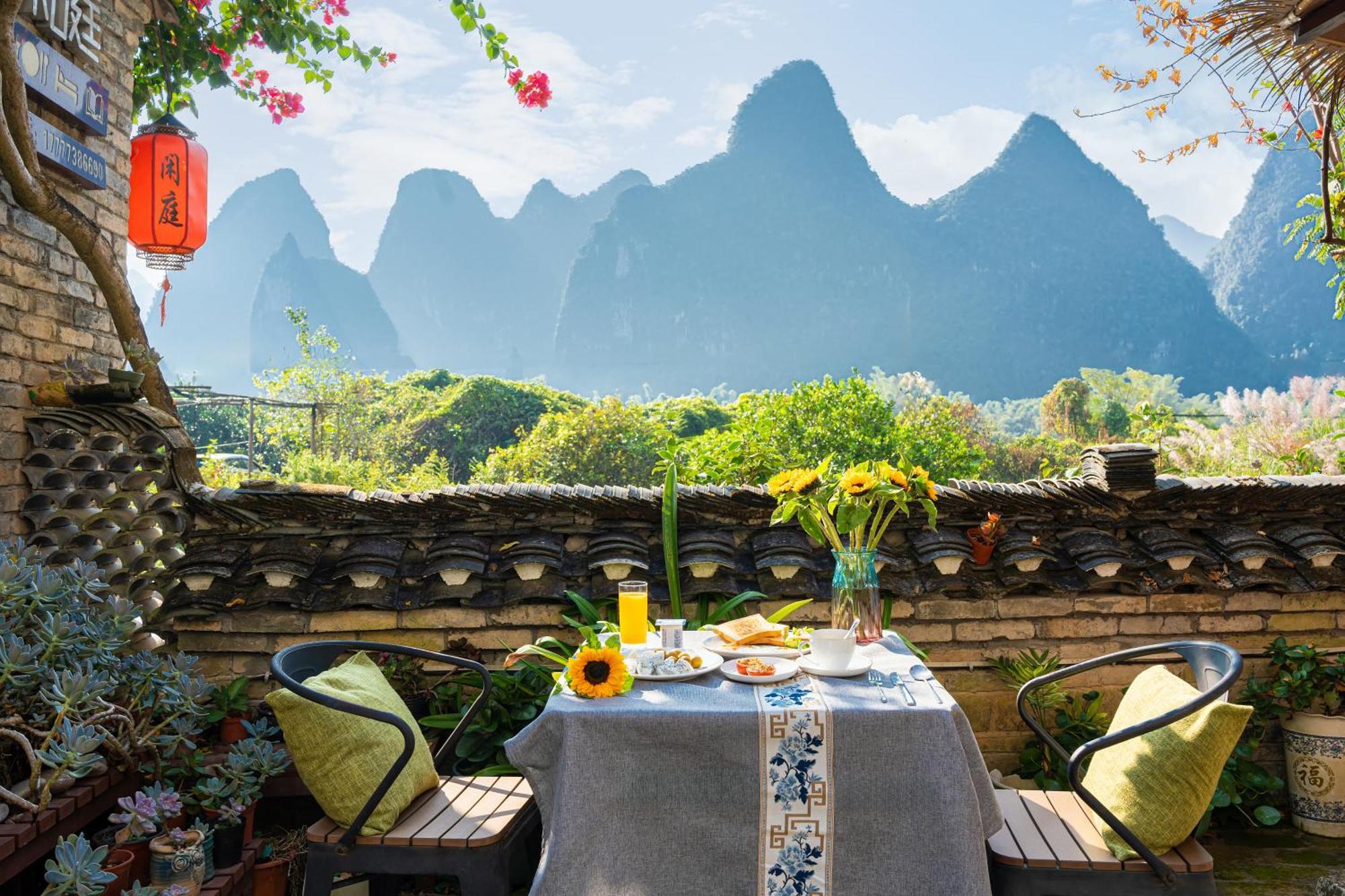 Leisure Courtyard Hotel Yangshuo-Free Shuttle Bus To Yangshuo Station Stay 2 Nights One Way エクステリア 写真