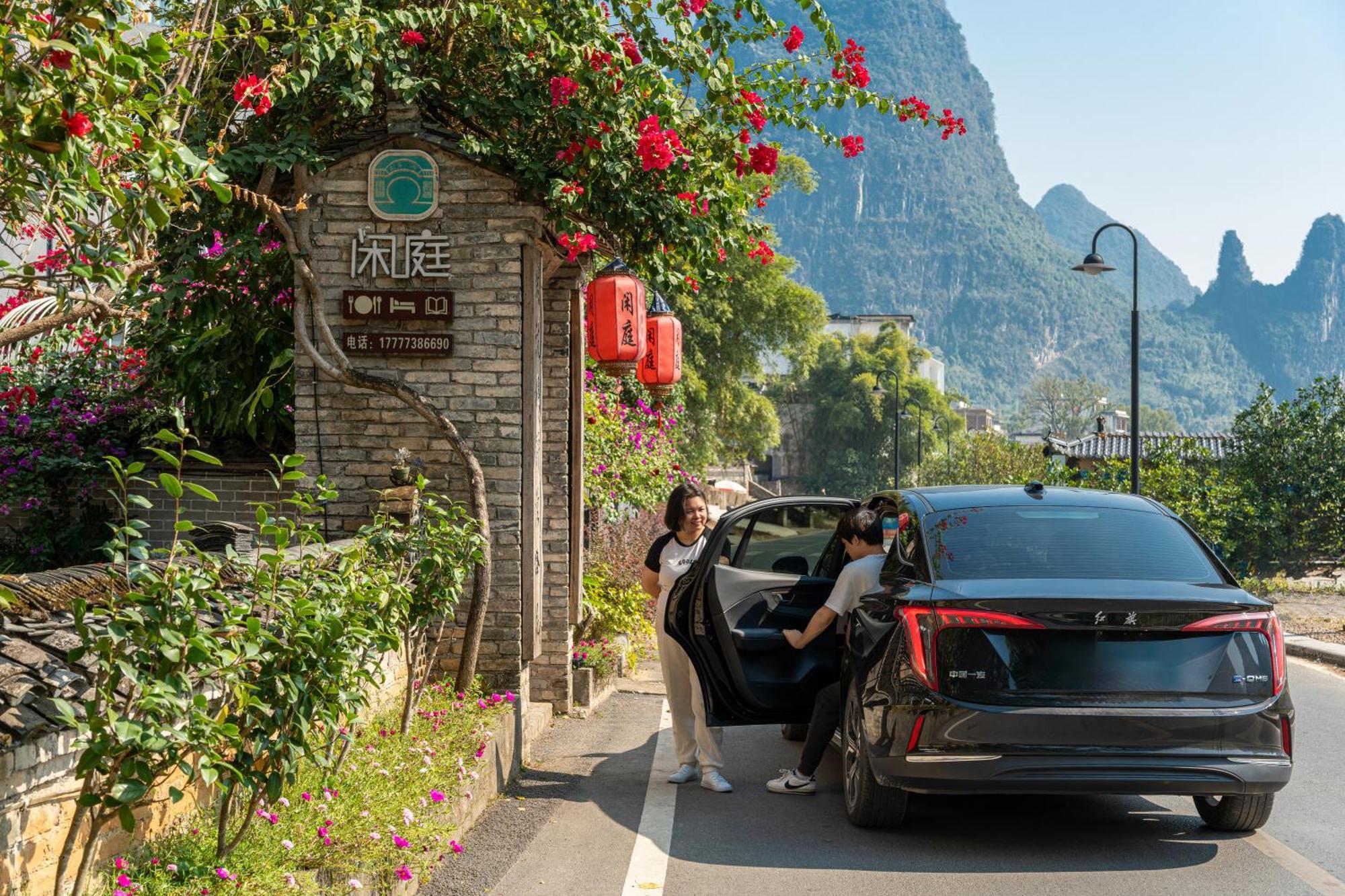 Leisure Courtyard Hotel Yangshuo-Free Shuttle Bus To Yangshuo Station Stay 2 Nights One Way エクステリア 写真