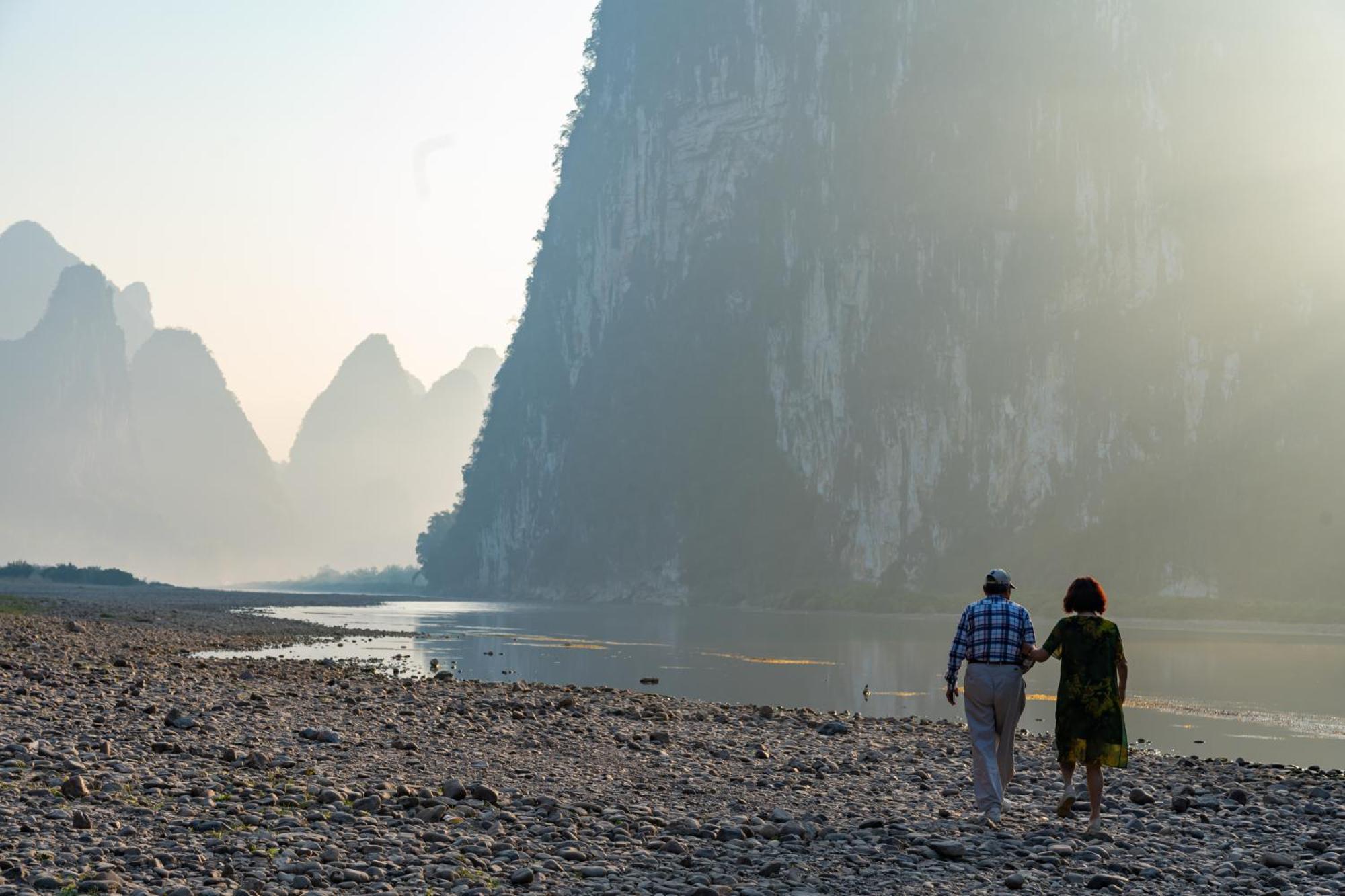 Leisure Courtyard Hotel Yangshuo-Free Shuttle Bus To Yangshuo Station Stay 2 Nights One Way エクステリア 写真