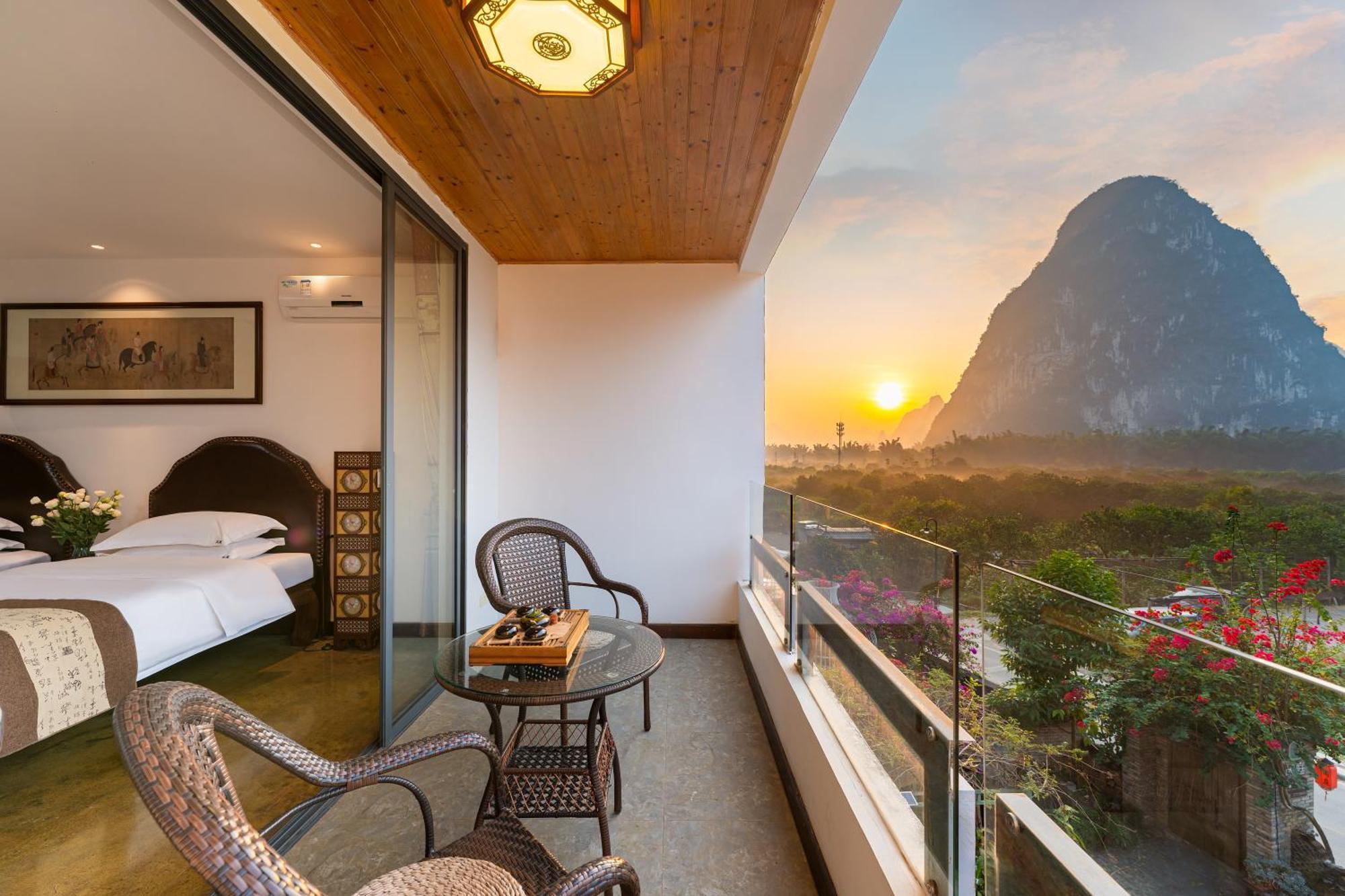 Leisure Courtyard Hotel Yangshuo-Free Shuttle Bus To Yangshuo Station Stay 2 Nights One Way エクステリア 写真