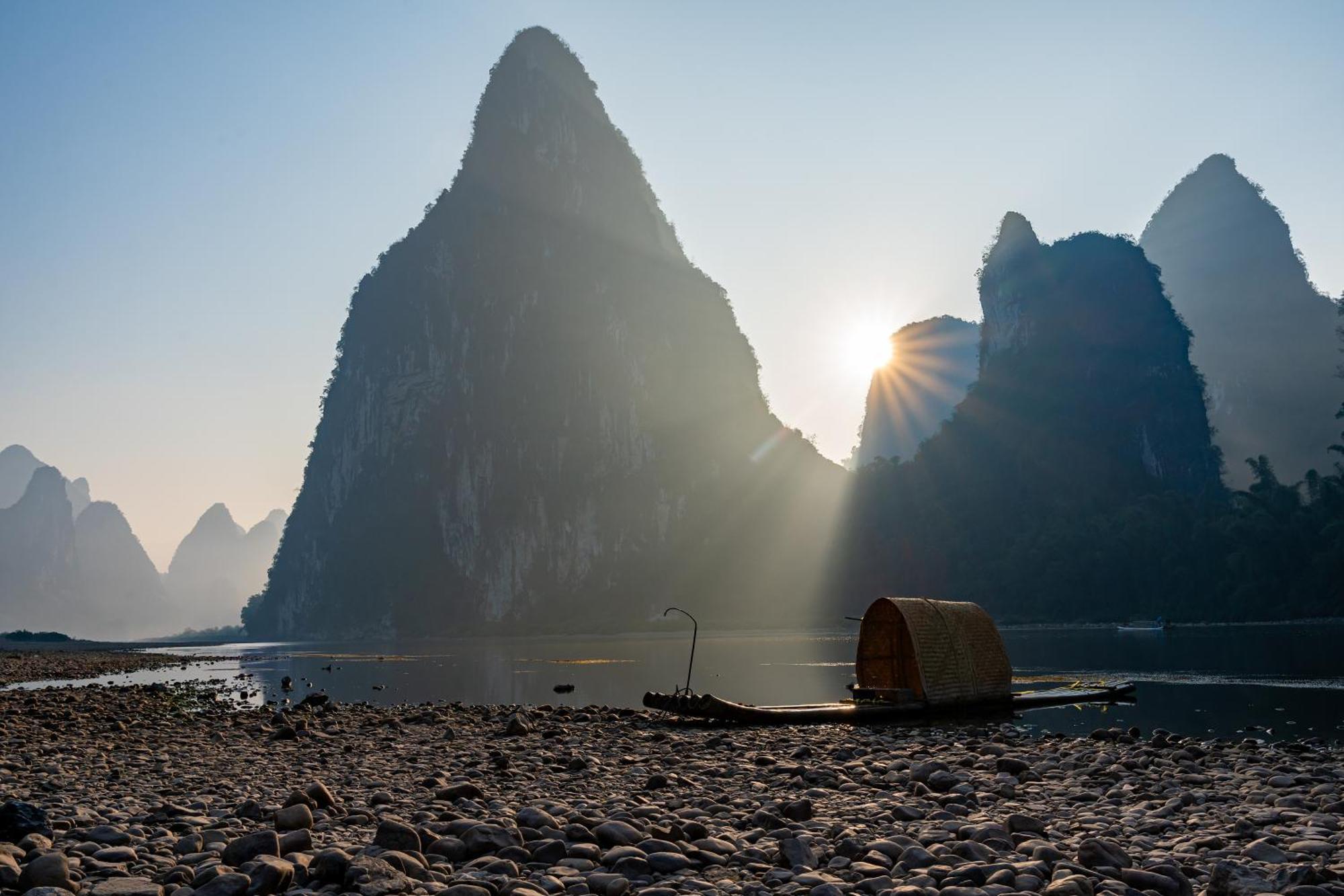 Leisure Courtyard Hotel Yangshuo-Free Shuttle Bus To Yangshuo Station Stay 2 Nights One Way エクステリア 写真