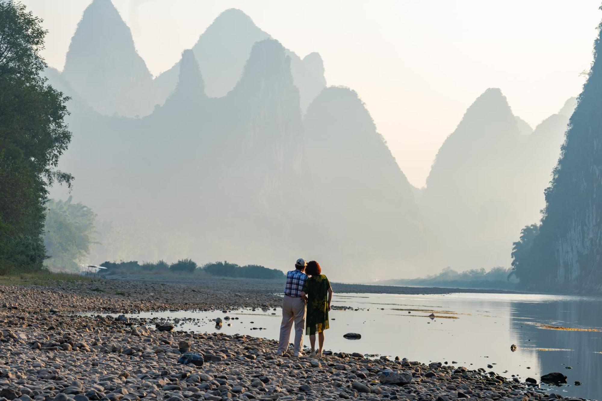 Leisure Courtyard Hotel Yangshuo-Free Shuttle Bus To Yangshuo Station Stay 2 Nights One Way エクステリア 写真